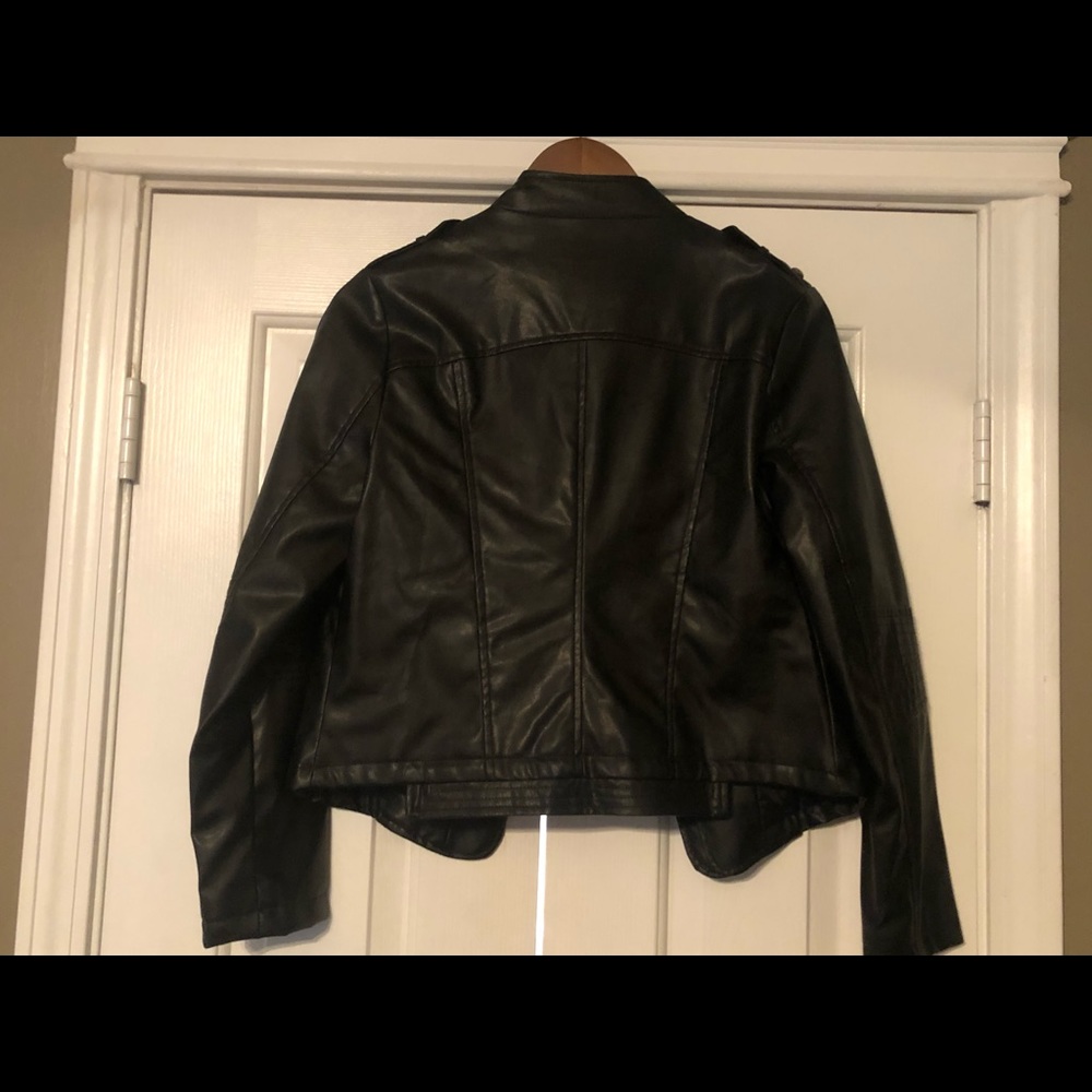 Sassy black jacket - Picture 2 of 5